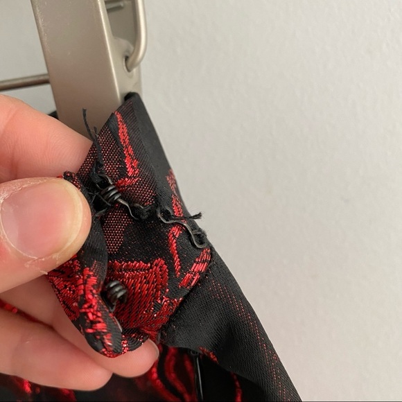 GIVENCHY Vintage Red Black Floral Metallic Skirt Suit Set size 42 - Picture 10 of 15